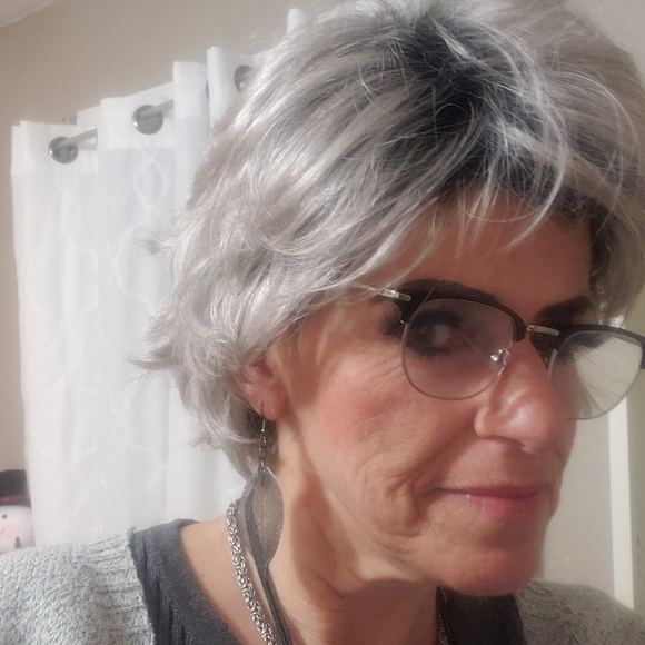 Wig - Picture 3 of 7